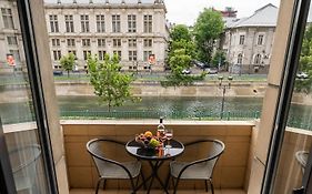 Aiastay Bucharest River Apartments